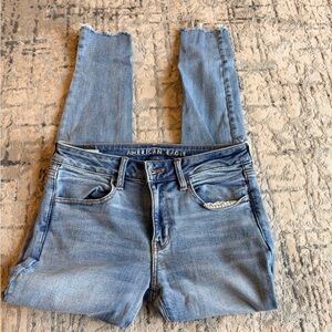 American Eagle Ripped Medium Wash Jeggings – Size 6